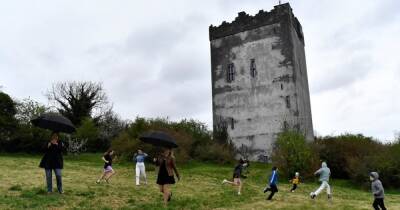 Ирландия - В Ирландии беженцев из Украины поселили в замке XV века (фото) - focus.ua - Украина - Польша - Днепр - Запорожье - Ирландия