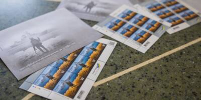 В Днепре распродали все почтовые марки Русский военный корабль, иди на#уй