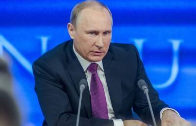 Путин поддержал идею исполнять гимн в школах каждую неделю