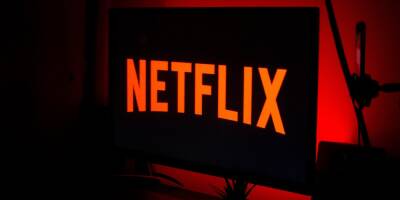 Акции Netflix упали на 37%, компания потеряла почти $50 млрд капитализации