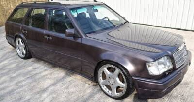 На продажу выставили уникальный универсал Mercedes-Benz 1992 года (фото)