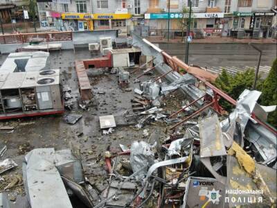 Демилитаризация бургеров: россияне обстреляли McDonald’s в Харькове (фото)