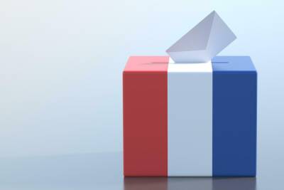 Нервные предвыборные дебаты во Франции: Макрон обвиняет Ле Пен в сотрудничестве с Путиным