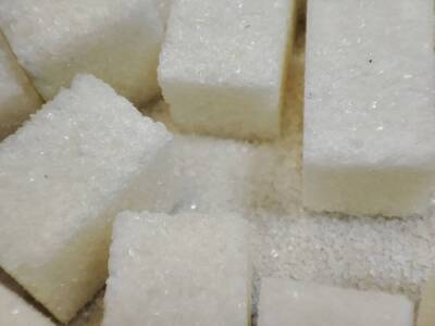 В России начал дешеветь сахар