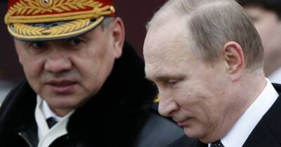 Шойгу доложил, что Мариуполь "взят под контроль", Путин сказал, что штурмовать "Азовсталь" не надо