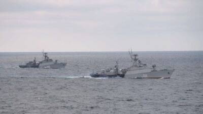 Российский флот проводит поисковые работы на месте затопления крейсера Москва и разведку в Одесской области