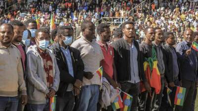 Эфиопы выстроились в очередь у посольства: рвутся воевать за Путина в Украине