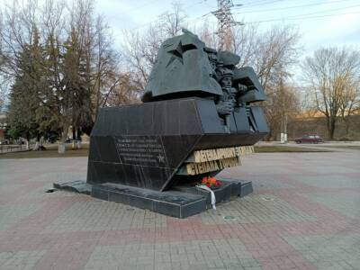 В Твери снова рушится памятник экипажу Горобца