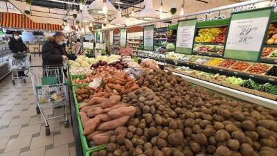 В ФТС назвали основных импортеров продовольствия в Россию