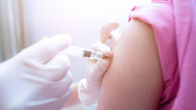 Одной прививки достаточно: меняются правила вакцинации от рака шейки матки