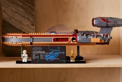 Lego выпустит детализированный лендспидер X-34 Люка Скайуокера длиной почти полметра. Он состоит из 1890 деталей