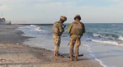 Нельзя ходить на пляжи: на Одессчине морем прибило к берегу опасный "подарок" от оккупантов