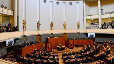 Большинство депутатов парламента Финляндии поддерживают вступление в НАТО