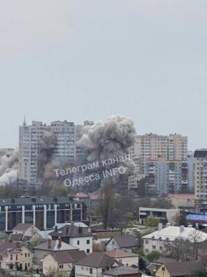Одна из российских ракет попала в ЖК на Таирова: есть жертвы (фото)