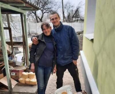 Волонтер Ольга Сергеева, которая вместе с мужем попала под обстрел, помогая жителям Лисичанска, умерла