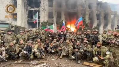 Кадыровцы празднуют сомнительную победу: безумное шоу на развалинах Мариуполя