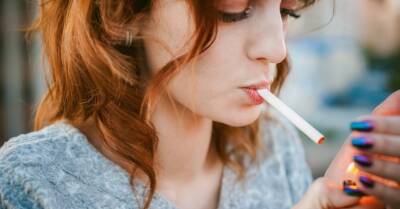 Опрос: в Латвии курит каждый третий житель