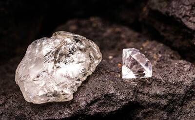Российская компания хочет продавать Индии алмазы в обход санкций — Bloomberg