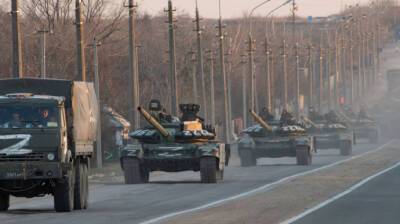 Херсонская область: россияне прицепили к танкам украинские флаги и обстреляли захваченные села