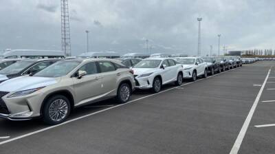 Lexus - 8 тысяч элитных авто застряли по дороге в РФ из-за европейских санкций - minfin.com.ua - Россия - Украина - Бельгия