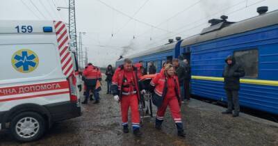 Под утренний обстрел ВС РФ попали пять ЖД станций в Украине (видео)