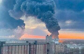 Масштабные пожары в Брянске: кроме нефтебазы горят объекты на территории военной части