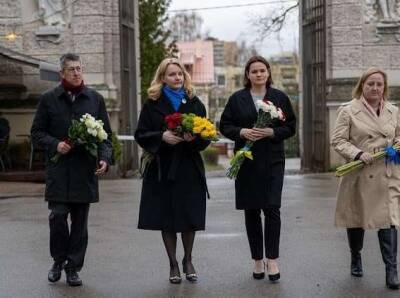 Тихановская с представителями дипкорпуса почтила память жертв чернобыльской катастрофы
