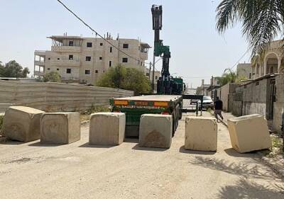 Борьба с преступностью: на улицах бедуинского города появились бетонные баррикады