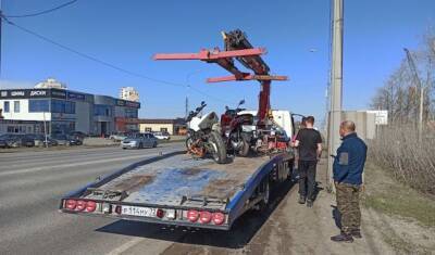 В Тюмени на улице Щербакова поймали мотоциклистов без прав