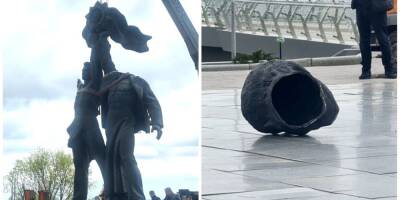 В Киеве демонтировали памятник «дружбе» с Россией. У одной из скульптур отвалилась голова — видео