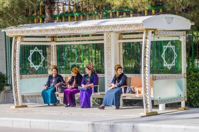 Права бесправных. Власти Туркменистана озаботились внешним и моральным обликом женщин