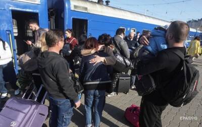 Из-за войны дом покинул каждый пятый украинец