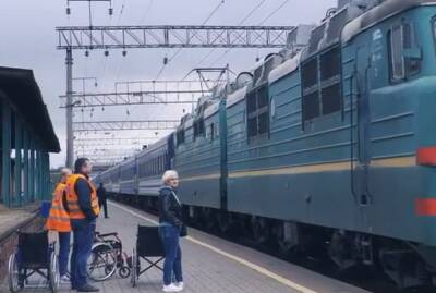 Спасет жизни множества украинцев: "Укрзализныця" вместе с МОЗ запустили эвакуационный мед поезд - кадры