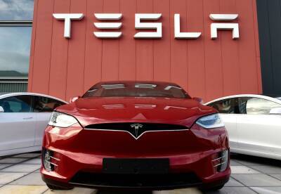 Стоимость Tesla за день упала на $126 миллиардов