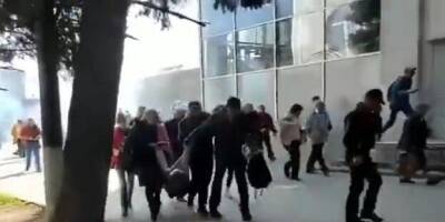 В людей бросали гранаты. В Херсоне оккупанты разогнали мирный митинг, двое пострадавших — видео