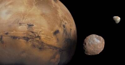Один из спутников Марса врежется в Красную планету: когда это случится