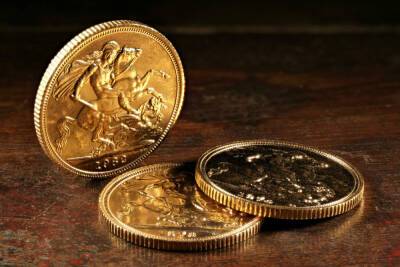Трое иерусалимцев пытались провезти контрабандой 8 кг золотых монет