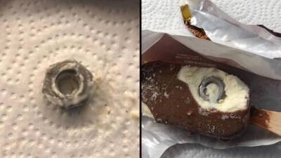 77-летняя израильтянка купила мороженое - и едва не сломала зубы об железную гайку