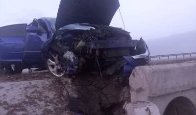 Смертельное ДТП на тюменской трассе: «Мазда» разбилась о препятствие
