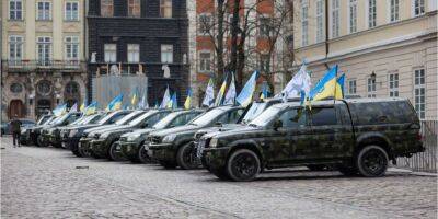 Во Львовскую область прибыли 30 джипов и пикапов для фронта