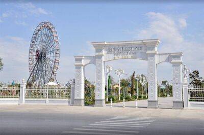 Два городских парка в Туркменабате переданы в аренду частникам
