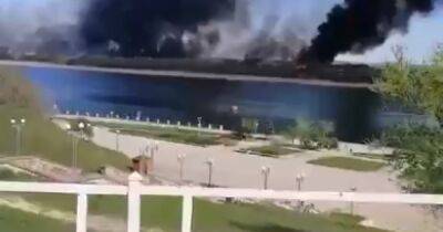 В оккупированном РФ Херсона начался масштабный пожар (видео)