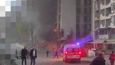 Итоги 64-го дня войны в Украине: российская ракета попала в жилой дом в Киеве