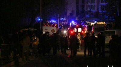 Удары по Киеву: ракеты попали в жилой дом, три человека пострадали