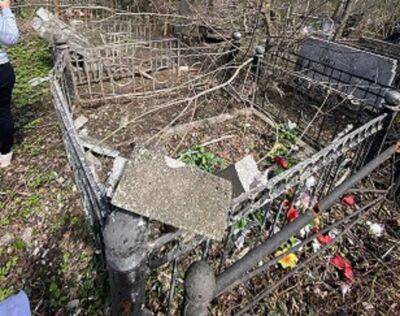 Какие участки Городского кладбища на Берковцах в Киеве пострадали от вражеских ракет (фото и схема)