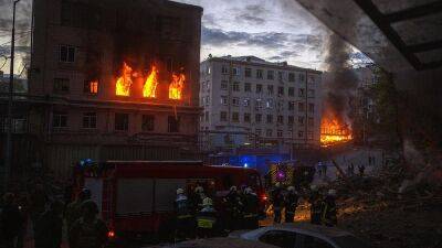 Текстовая трансляция Euronews | Ракетный удар по Киеву