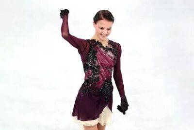 Щербакова прибыла в Ташкент для участия в шоу "Чемпионы на льду". ВИДЕО