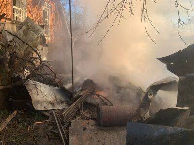В Киевском районе Харькова из-за обстрелов снова горели гаражи, а в Покотиловке разрушилось админздание