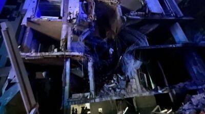 Удар ракетой по Киеву: под завалами многоэтажки нашли погибшего
