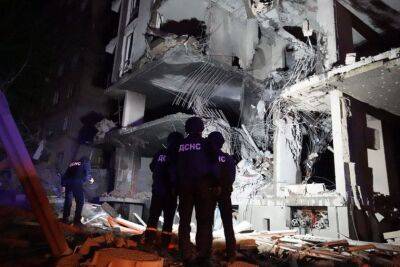 Ракетный удар по Киеву: под завалами многоэтажки нашли погибшего